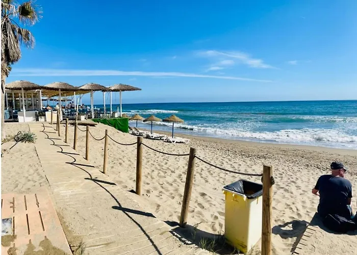 Casa De 5 Dormitorios Cerca De La Playa En Marbella Elviria
